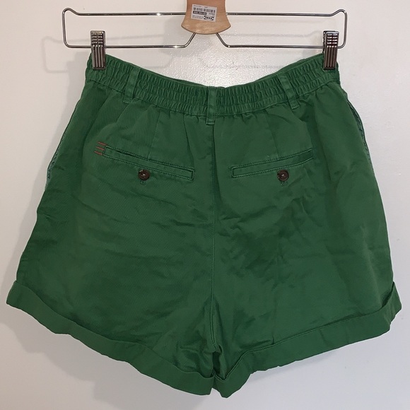 high-waisted green shorts - Picture 2 of 2